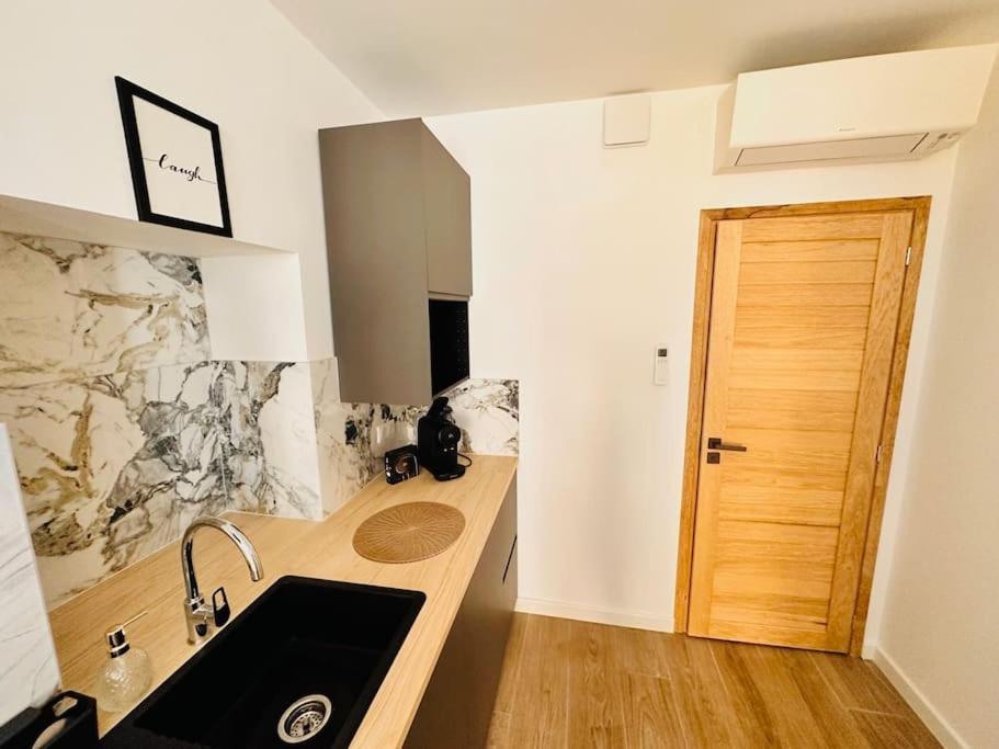 Les Appartements De Nana 4 - Studio Hypercentre, Rue Meynadier, Palais & Plage, Clim, Wifi كان المظهر الخارجي الصورة